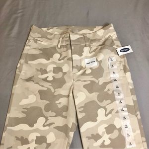 *NEW* Old Navy Pixie High Rise Ankle Sand Camo Pants